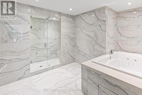 67 Lake Promenade, Toronto W06, ON - Indoor Photo Showing Bathroom