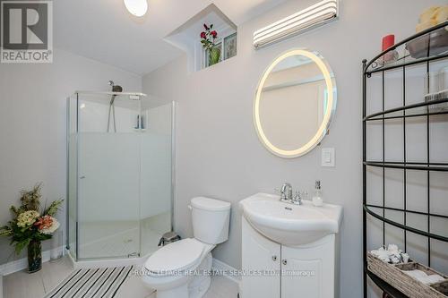 409 Spring Blossom Crescent, Oakville, ON - Indoor Photo Showing Bathroom