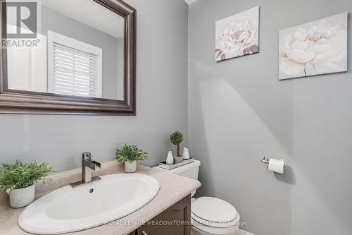 44 Corbett Street, Cambridge, ON - Indoor Photo Showing Bathroom