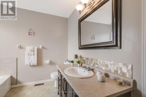 44 Corbett Street, Cambridge, ON - Indoor Photo Showing Bathroom