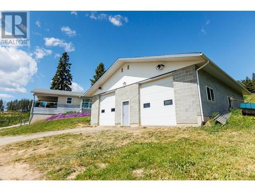 3820 38Th  N Avenue, Creston, BC - Outdoor