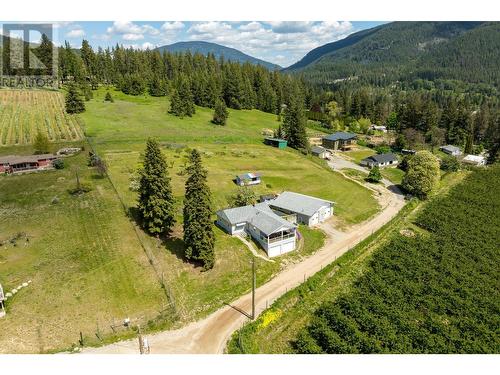 3820 38Th  N Avenue, Creston, BC - Outdoor With View