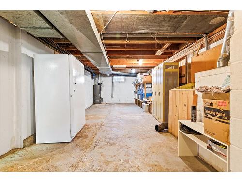 3820 38Th Avenue N, Creston, BC - Indoor Photo Showing Basement