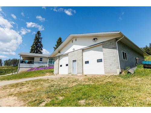 3820 38Th Avenue N, Creston, BC - Outdoor