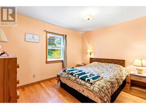 3820 38Th  N Avenue, Creston, BC - Indoor Photo Showing Bedroom