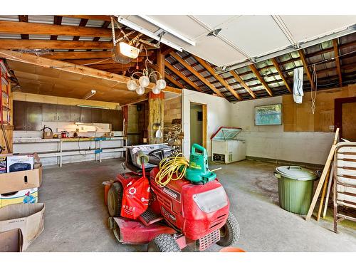 530 11Th Avenue S, Creston, BC - Indoor Photo Showing Other Room