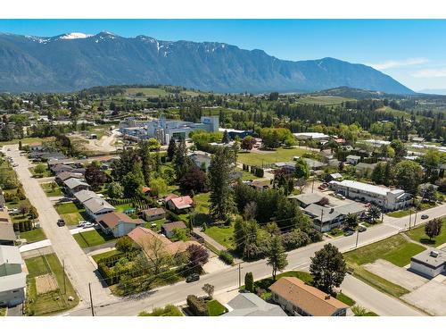 530 11Th Avenue S, Creston, BC - Outdoor With View