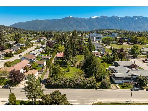 530 11Th Avenue S, Creston, BC - Outdoor With View