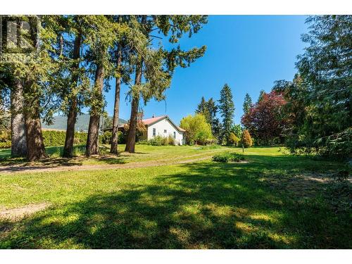 530 11Th  S Avenue, Creston, BC - Outdoor