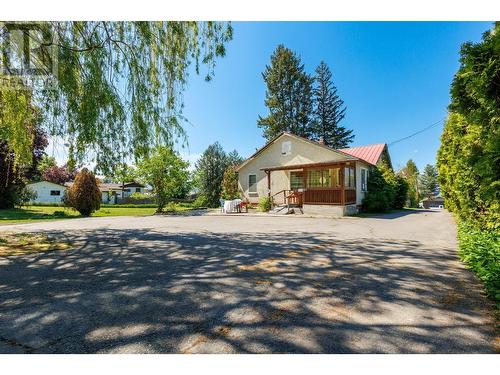 530 11Th  S Avenue, Creston, BC - Outdoor