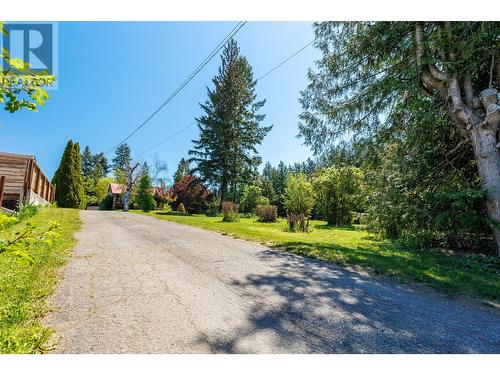 530 11Th  S Avenue, Creston, BC - Outdoor