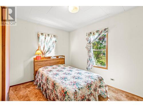 530 11Th  S Avenue, Creston, BC - Indoor Photo Showing Bedroom