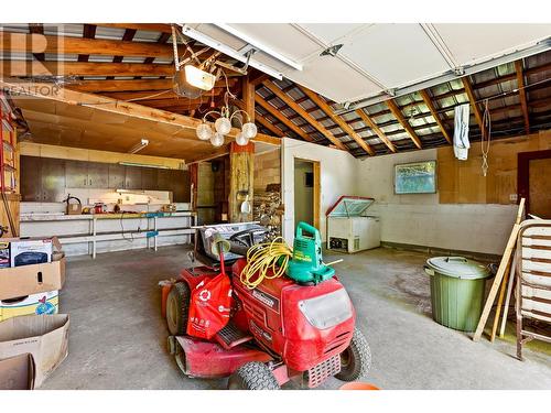 530 11Th  S Avenue, Creston, BC - Indoor Photo Showing Other Room