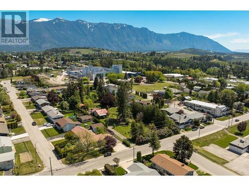 530 11Th  S Avenue, Creston, BC - Outdoor With View