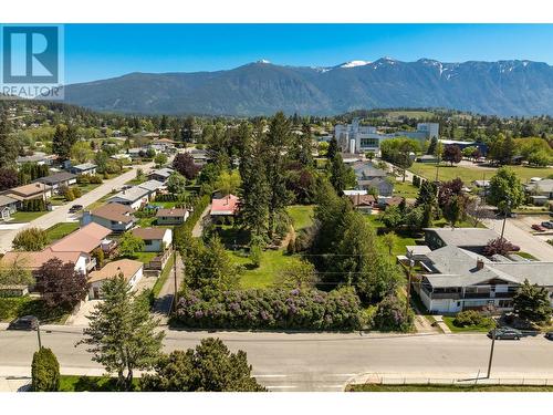 530 11Th  S Avenue, Creston, BC - Outdoor With View