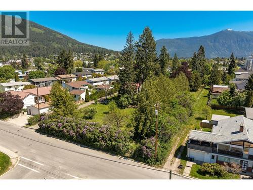 530 11Th  S Avenue, Creston, BC - Outdoor With View