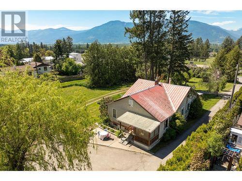 530 11Th  S Avenue, Creston, BC - Outdoor With View