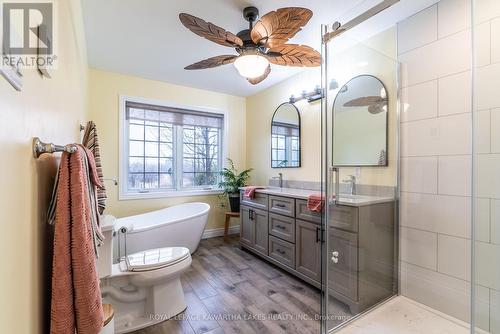 61 Homewood Park Road, Kawartha Lakes, ON - Indoor Photo Showing Bathroom