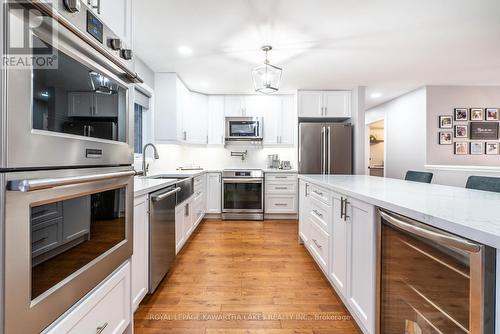 61 Homewood Park Road, Kawartha Lakes, ON - Indoor Photo Showing Kitchen With Upgraded Kitchen