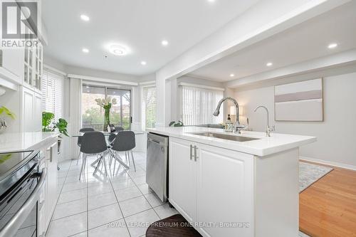35 Big Moe Crescent, Brampton, ON - Indoor Photo Showing Kitchen With Upgraded Kitchen