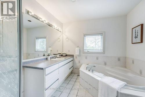 8 Maple Lane, Markham, ON - Indoor Photo Showing Bathroom