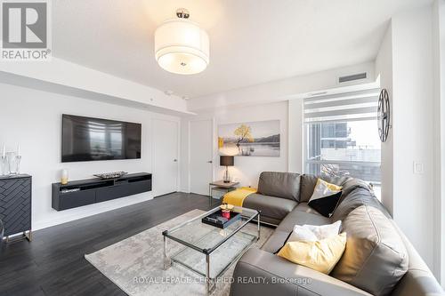 837 - 26 Gibbs Road, Toronto, ON - Indoor Photo Showing Living Room
