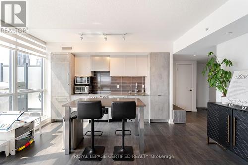 837 - 26 Gibbs Road, Toronto, ON - Indoor Photo Showing Kitchen With Upgraded Kitchen