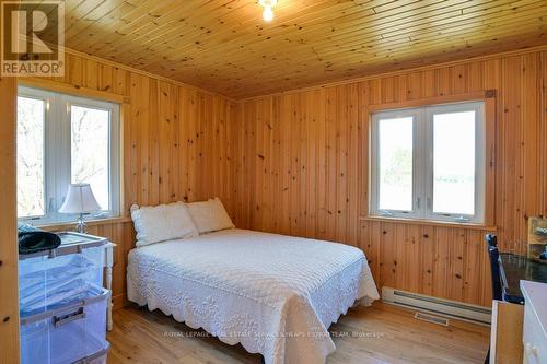 2225 Miriam Drive, Kawartha Lakes, ON - Indoor Photo Showing Bedroom
