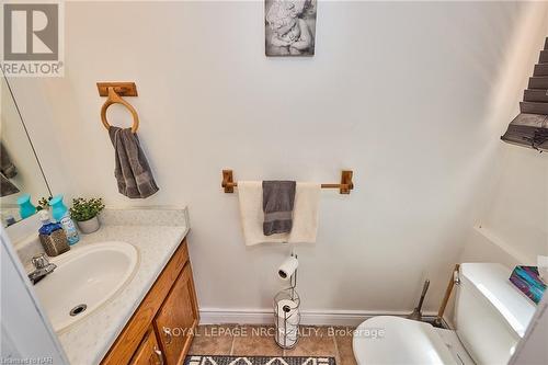 24 Tomahawk Drive, Grimsby, ON - Indoor Photo Showing Bathroom
