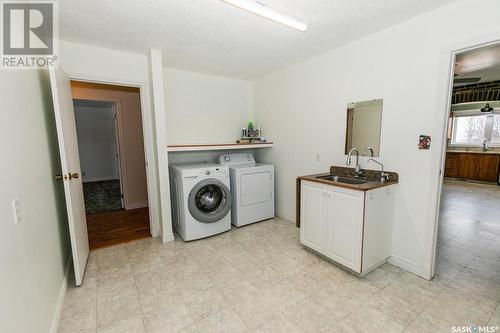 Scholer Acreage, Progress Rm No. 351, SK - Indoor Photo Showing Laundry Room