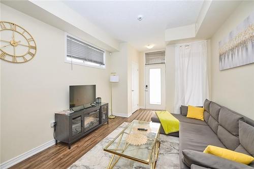 5012 Serena Drive|Unit #1, Beamsville, ON - Indoor Photo Showing Living Room