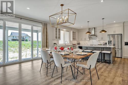 7 Avalon Drive, Kawartha Lakes, ON - Indoor Photo Showing Dining Room