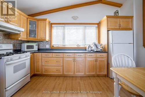 50 Glen Avenue N, Tiny, ON - Indoor Photo Showing Kitchen