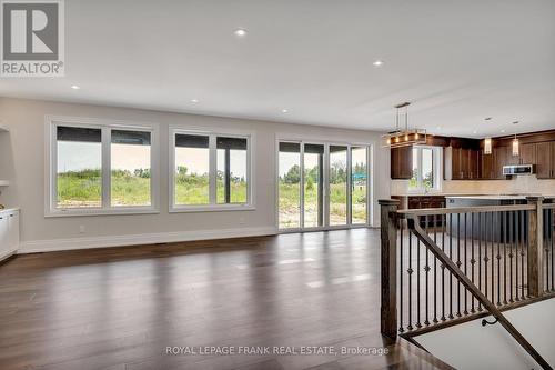 17 Avalon Drive, Kawartha Lakes, ON - Indoor Photo Showing Kitchen