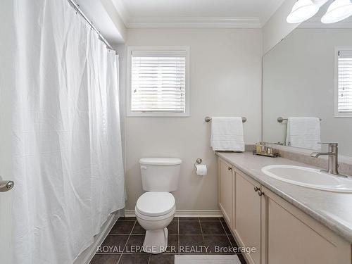131 Tiller Tr, Brampton, ON - Indoor Photo Showing Bathroom
