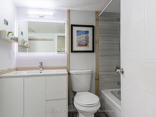 306-1500 Grazia Crt, Mississauga, ON - Indoor Photo Showing Bathroom