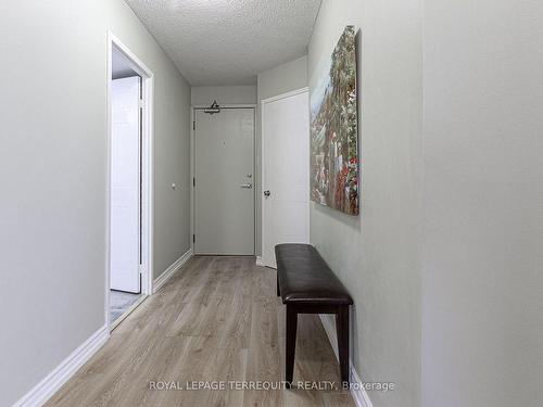 306-1500 Grazia Crt, Mississauga, ON - Indoor Photo Showing Other Room