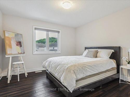44 Riesling Crt, Hamilton, ON - Indoor Photo Showing Bedroom