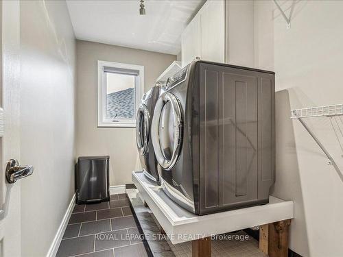 44 Riesling Crt, Hamilton, ON - Indoor Photo Showing Laundry Room