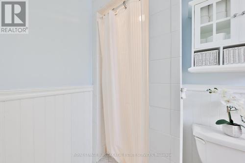 607 Lorne Street, Burlington, ON - Indoor Photo Showing Bathroom