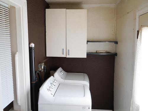 1430 Government Street, Clinton, BC - Indoor Photo Showing Laundry Room