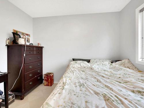 2509 Sandalwood Drive, Kamloops, BC - Indoor Photo Showing Bedroom