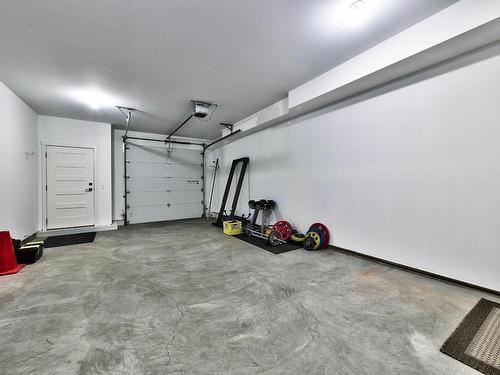 115-1951 Qu'Appelle Blvd, Kamloops, BC - Indoor Photo Showing Garage