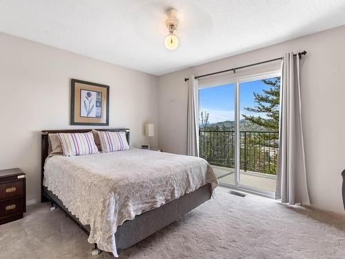 974 Huntleigh Cres, Kamloops, BC - Indoor Photo Showing Bedroom