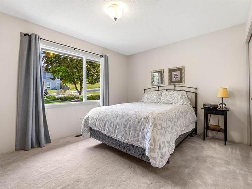 974 Huntleigh Cres, Kamloops, BC - Indoor Photo Showing Bedroom