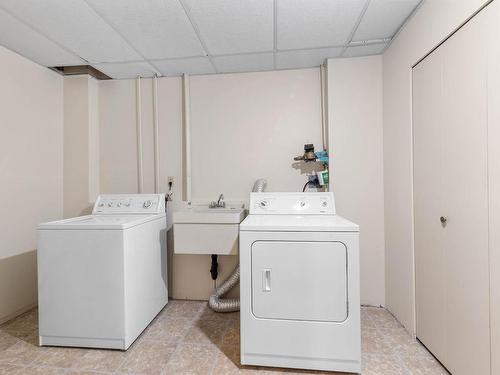 974 Huntleigh Cres, Kamloops, BC - Indoor Photo Showing Laundry Room