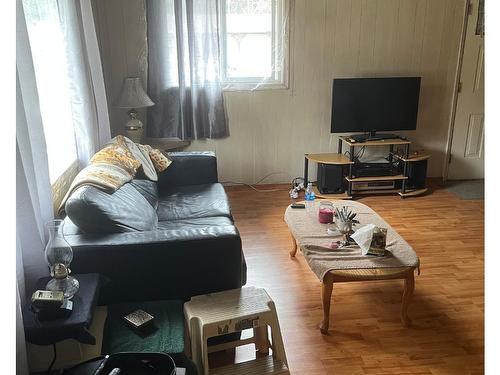 62 Blanchard Road, Clearwater, BC - Indoor Photo Showing Living Room