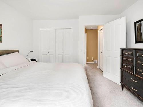 6-245 Whistler Drive, Kamloops, BC - Indoor Photo Showing Bedroom