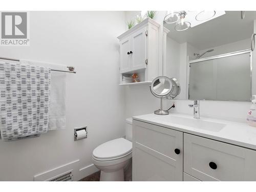 2780 Camp Road, Lake Country, BC - Indoor Photo Showing Bathroom