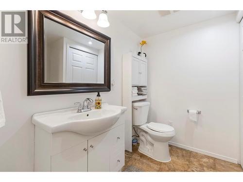 2780 Camp Road, Lake Country, BC - Indoor Photo Showing Bathroom